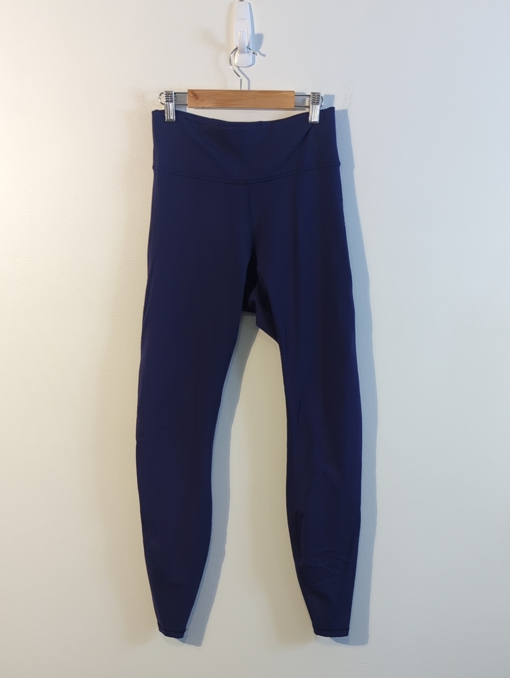 LULULEMON criss cross leggings - size 8